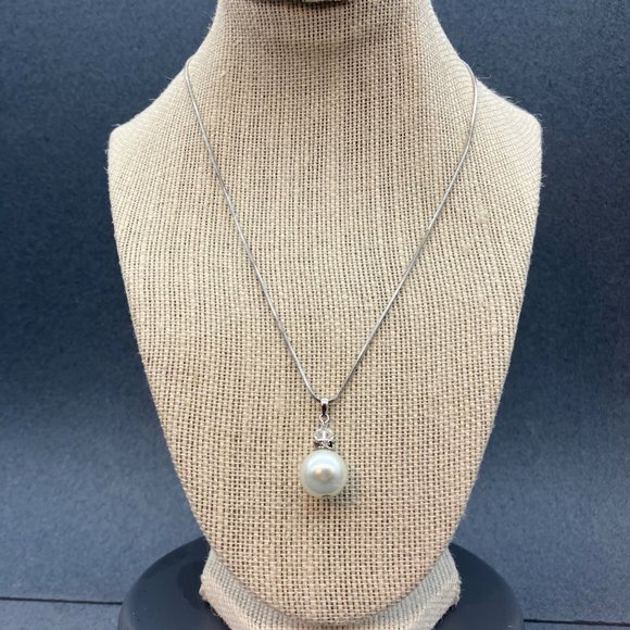 Charming Charlie Necklace Pearl Silver Slinky Chain Crystal Accent Granny Retro - Picture 1 of 8